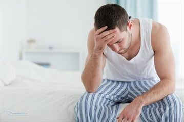 Ťažká nevoľnosť je jedným z príznakov akútnej prostatitídy
